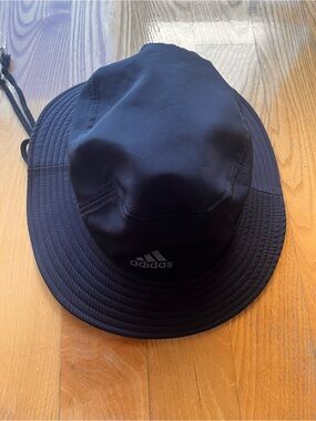 adidas Black Bucket Hat unisex